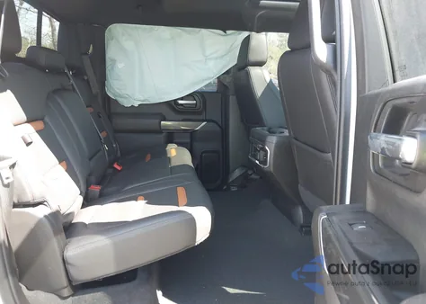 2021 GMC Sierra 1500 4Wd Short Box At4 z USA, uszkodzony, nr VIN 1GTP9EED9MZ326362